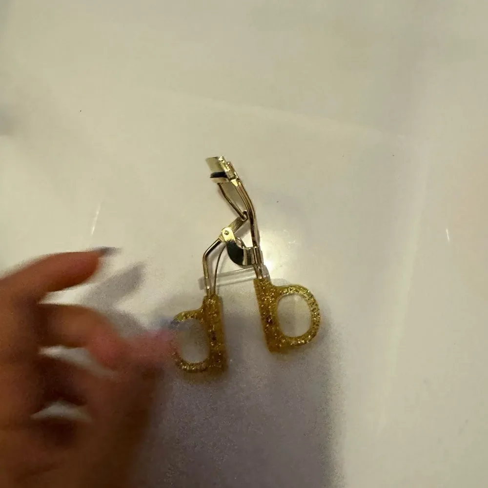 Gold eyelash curler #18